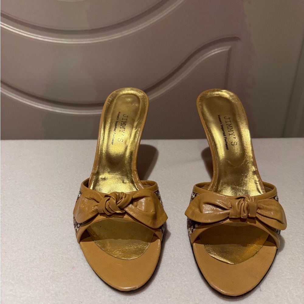 Jimmy’s  Tan Bow-Accent Women's Mules